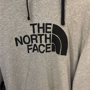 The North Face Men's Heather Gray Pullover